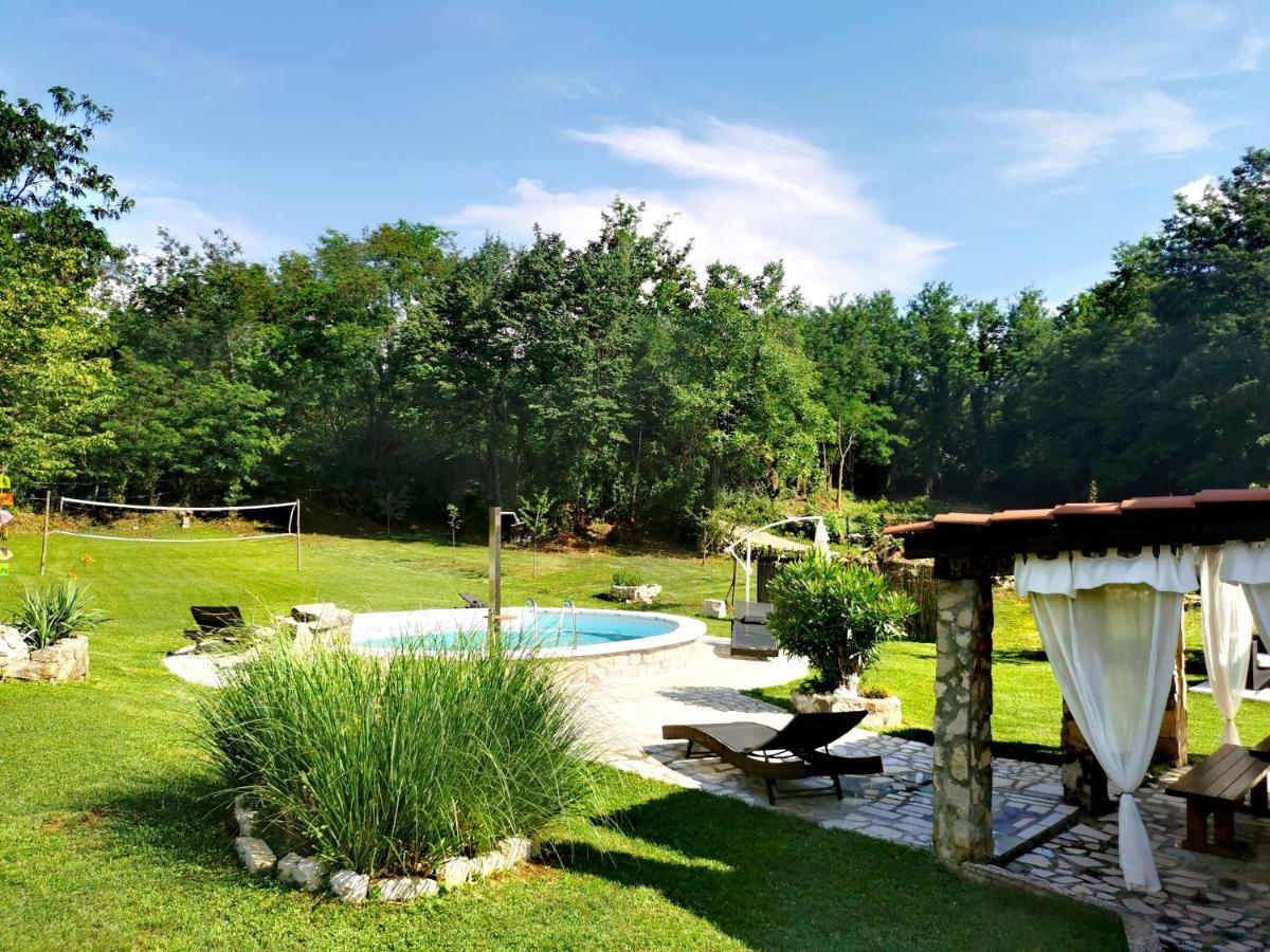 Holiday House Vuki Nedescina Exterior photo